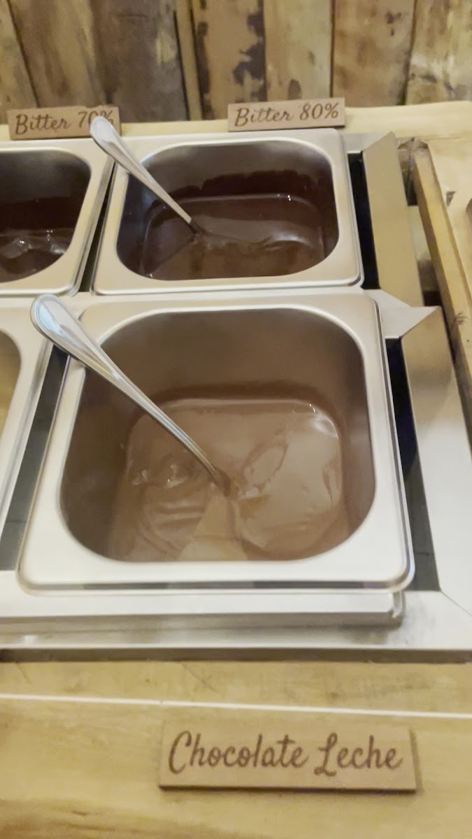 Bacs de chocolate caliente Bitter 70%, 80% y de leche, en nuestra sala de ventas